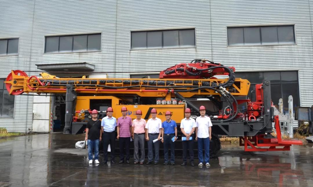 中煤地质总局自主参与bsports研发的国内首台救援模块式钻机问世